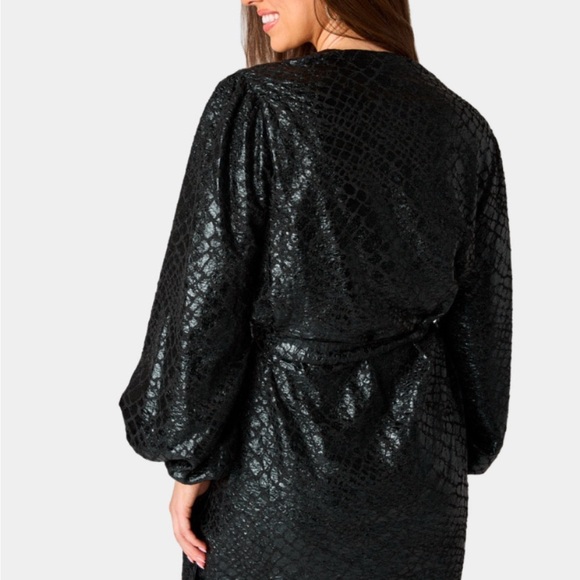 BuddyLove Adeline black wrap dress - Picture 3 of 6